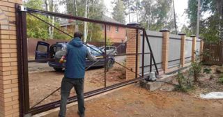 Купить услугу монтаж ворот Боровичи, цена от 2595 руб.