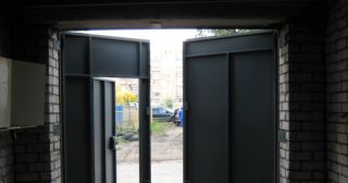 Купить гаражные ворота распашные Боровичи, цена от 3892 руб.