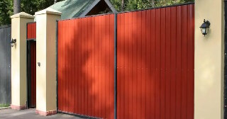 Купить ворота из профнастила Боровичи, цена от 4100 руб.